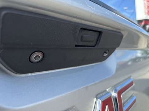 Used 2020 GMC Sierra 1500 Elevation w/ Elevation Value Package image 9