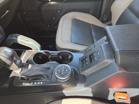 Used 2024 Ford Bronco Wildtrak AWD/4WD image 29