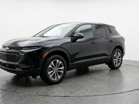 Used 2025 Chevrolet Equinox LT FWD image 3