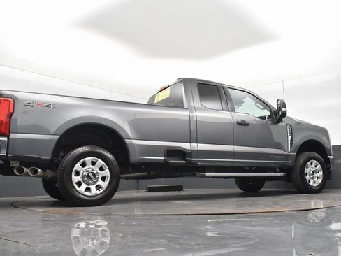 Used 2024 Ford F250 XLT image 19
