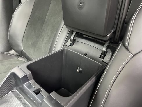 New 2025 Jeep Grand Cherokee Altitude image 18