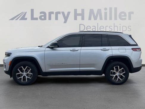 Used 2025 Jeep Grand Cherokee Limited w/ Trailer Tow Package RWD image 2