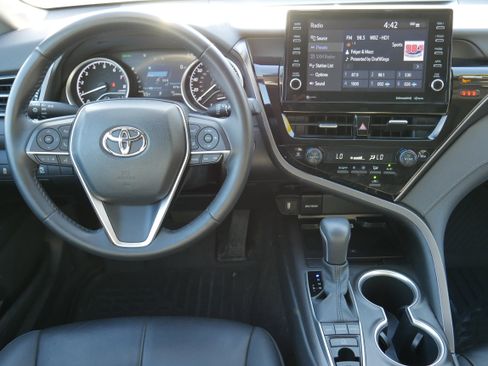 Used 2023 Toyota Camry XLE image 16