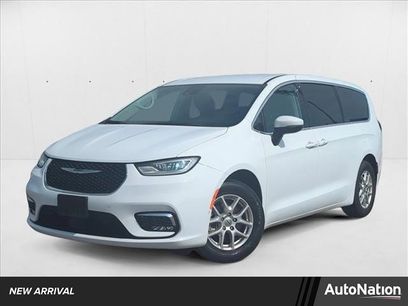 Used 2023 Chrysler Pacifica Touring-L