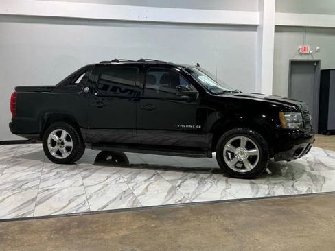 Used 2013 Chevrolet Avalanche LS image 5