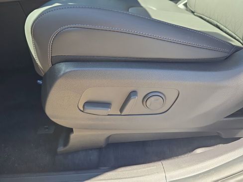 New 2026 Kia Carnival EX FWD image 22