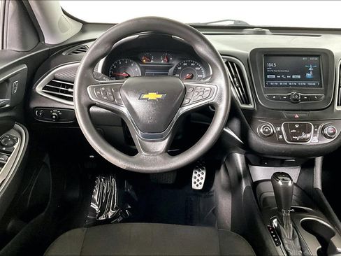 Used 2017 Chevrolet Malibu LS image 5