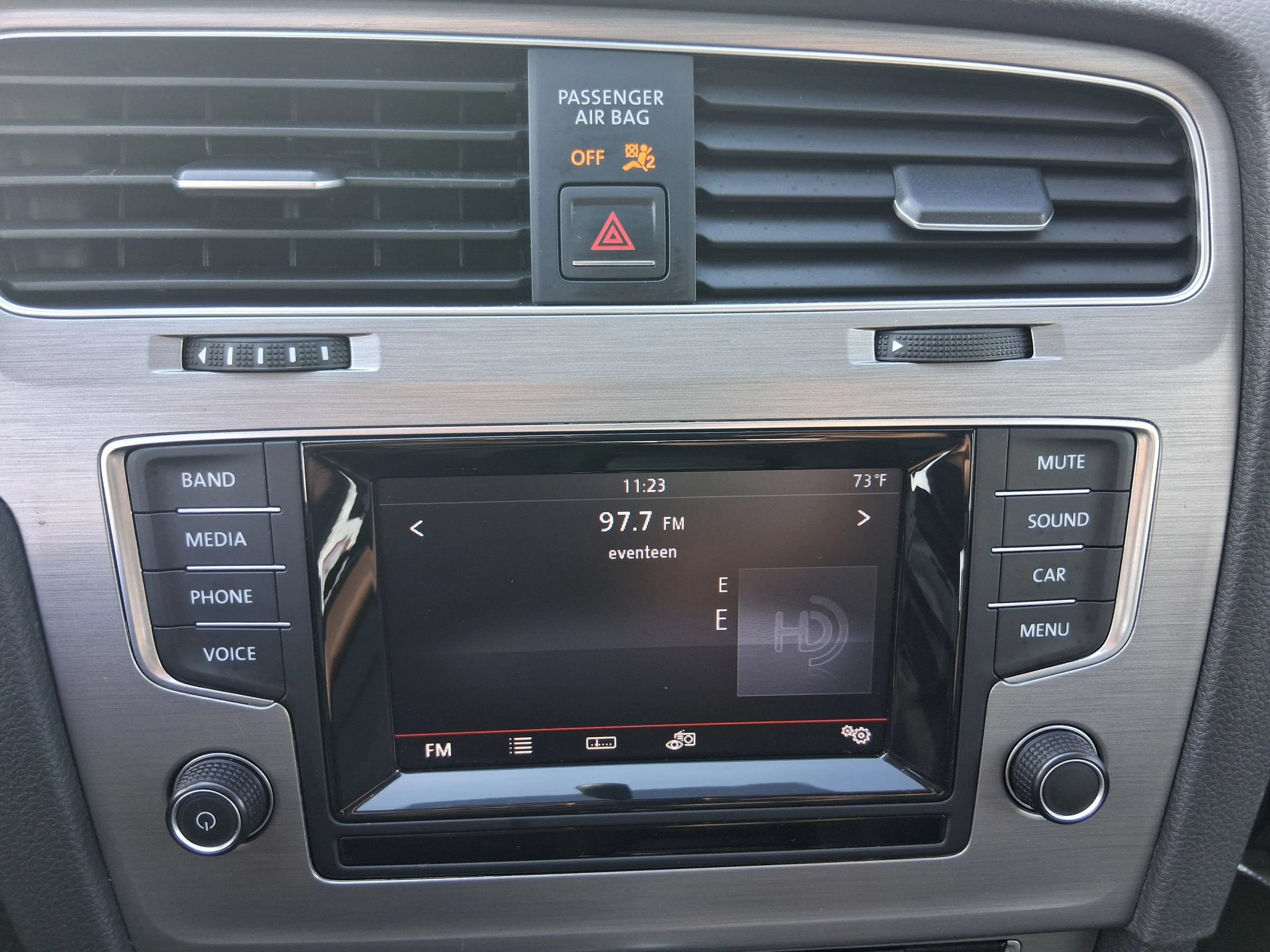 Used 2015 Volkswagen Golf S FWD image 18