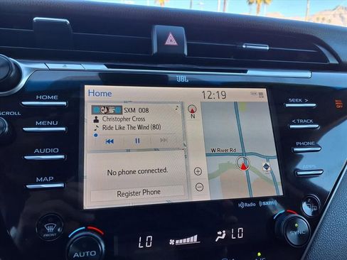 Used 2020 Toyota Camry XSE image 6