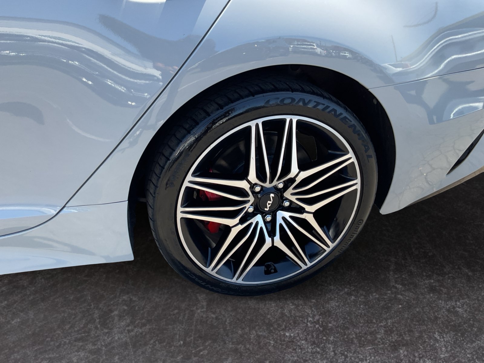 Used 2022 Kia Stinger GT1 w/ Red Interior Color Package AWD/4WD image 9