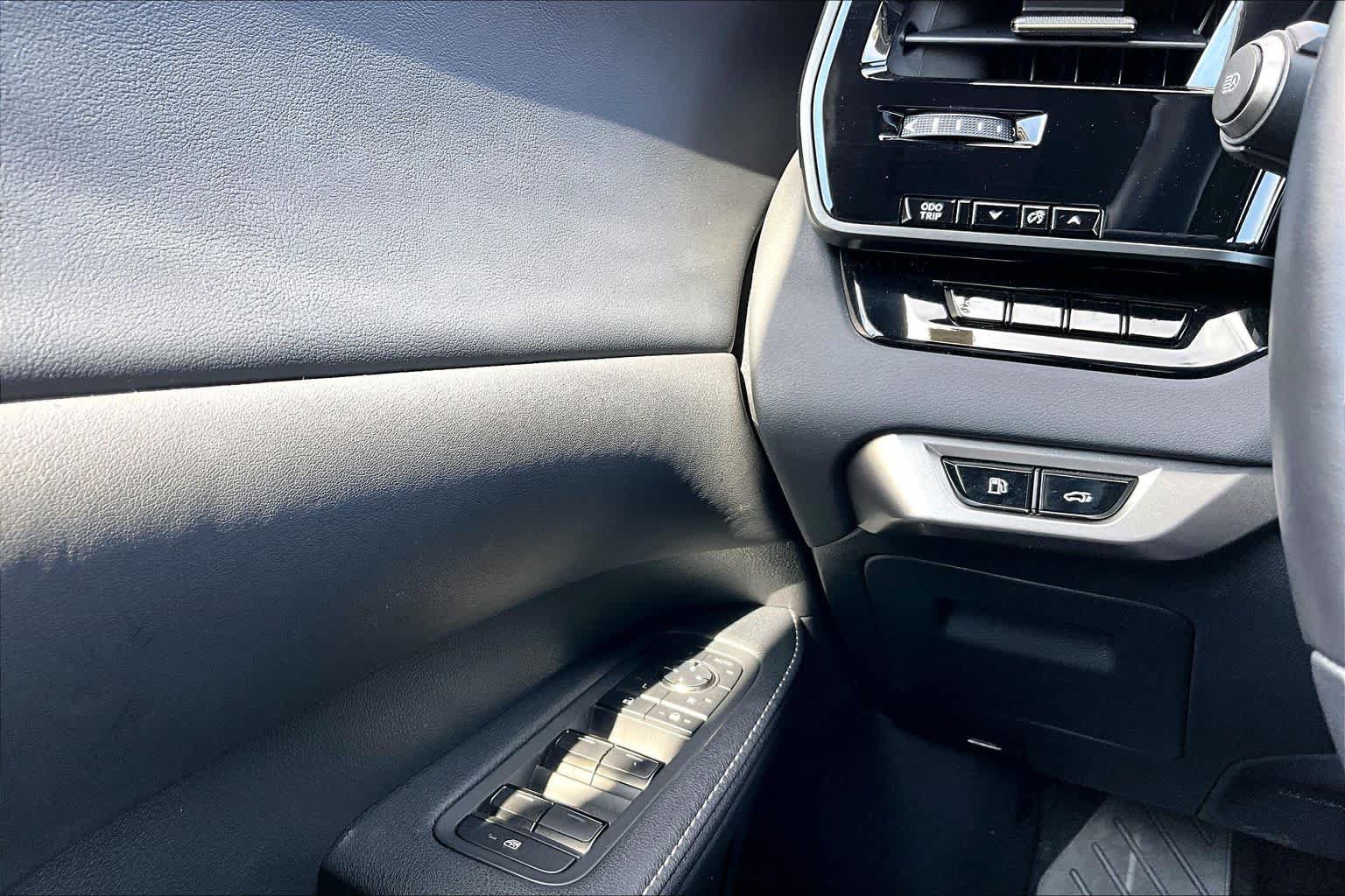 Used 2025 Lexus RX 350 Premium w/ Accessory Package (Z1) FWD image 36