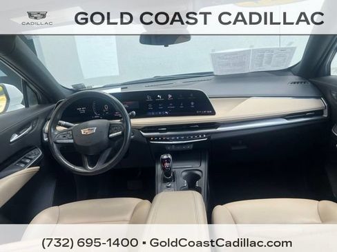Certified 2024 Cadillac XT4 Luxury w/ Cold Weather Package AWD/4WD image 10