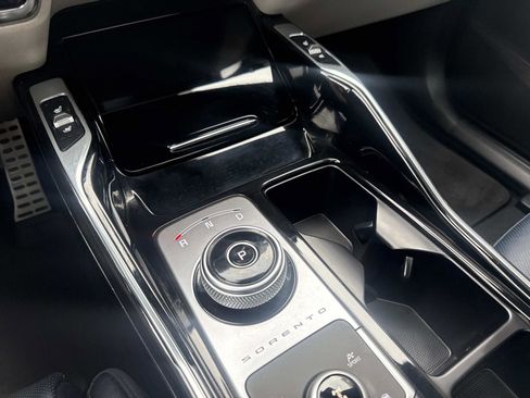 Used 2022 Kia Sorento SX Prestige w/ Panoramic Sunroof Package image 28