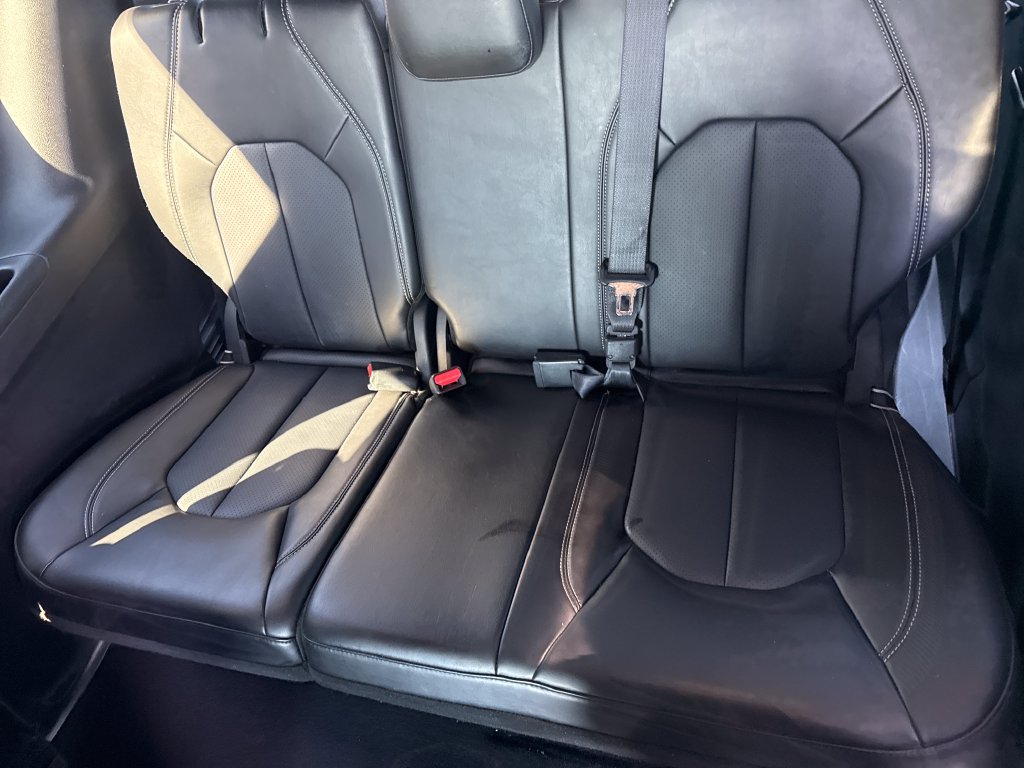 Used 2026 Chrysler Pacifica Select FWD image 29