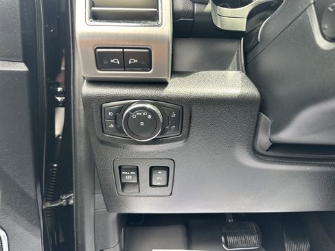Used 2020 Ford F150 Platinum w/ Equipment Group 701A Luxury AWD/4WD image 12