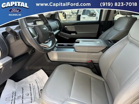 Certified 2025 Ford Expedition Active AWD/4WD image 19