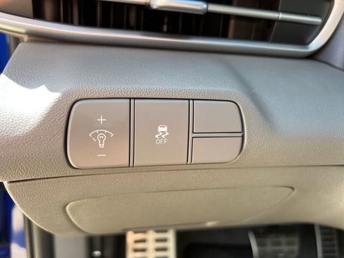 Used 2025 Hyundai Elantra Sport image 15