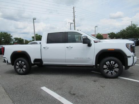 New 2026 GMC Sierra 2500 Denali w/ Denali Reserve Package AWD/4WD image 2