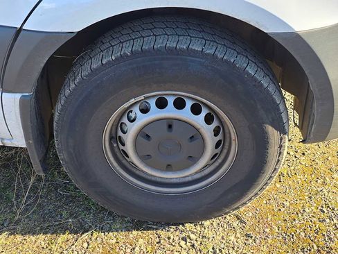 Used 2025 Mercedes-Benz Sprinter 2500 image 9