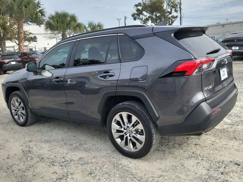 Used 2023 Toyota RAV4 XLE Premium image 4