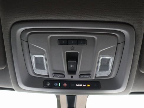 Used 2022 GMC Sierra 3500 SLT w/ SLT Convenience Package image 14