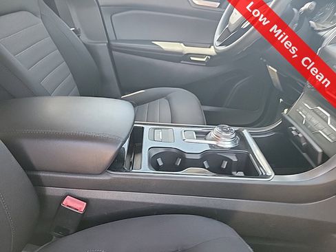 Used 2020 Ford Edge SE image 41