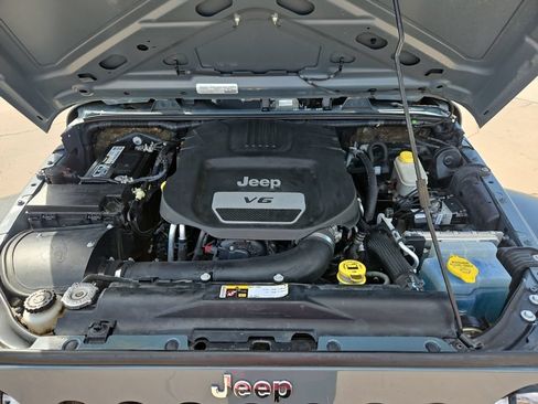 Used 2015 Jeep Wrangler Sport w/ Quick Order Package 24S AWD/4WD image 11