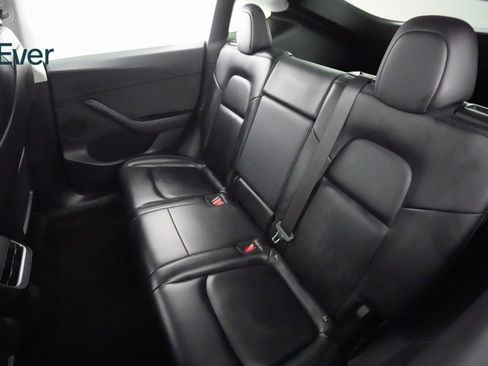 Used 2021 Tesla Model Y Long Range image 8