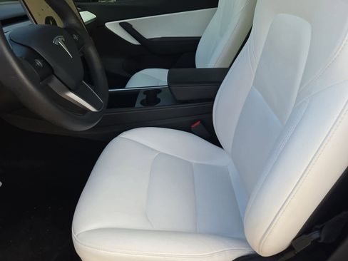 Used 2021 Tesla Model Y Performance image 14