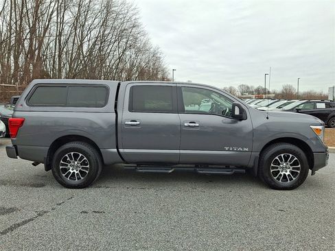 Used 2021 Nissan Titan SV w/ SV Convenience Package image 7