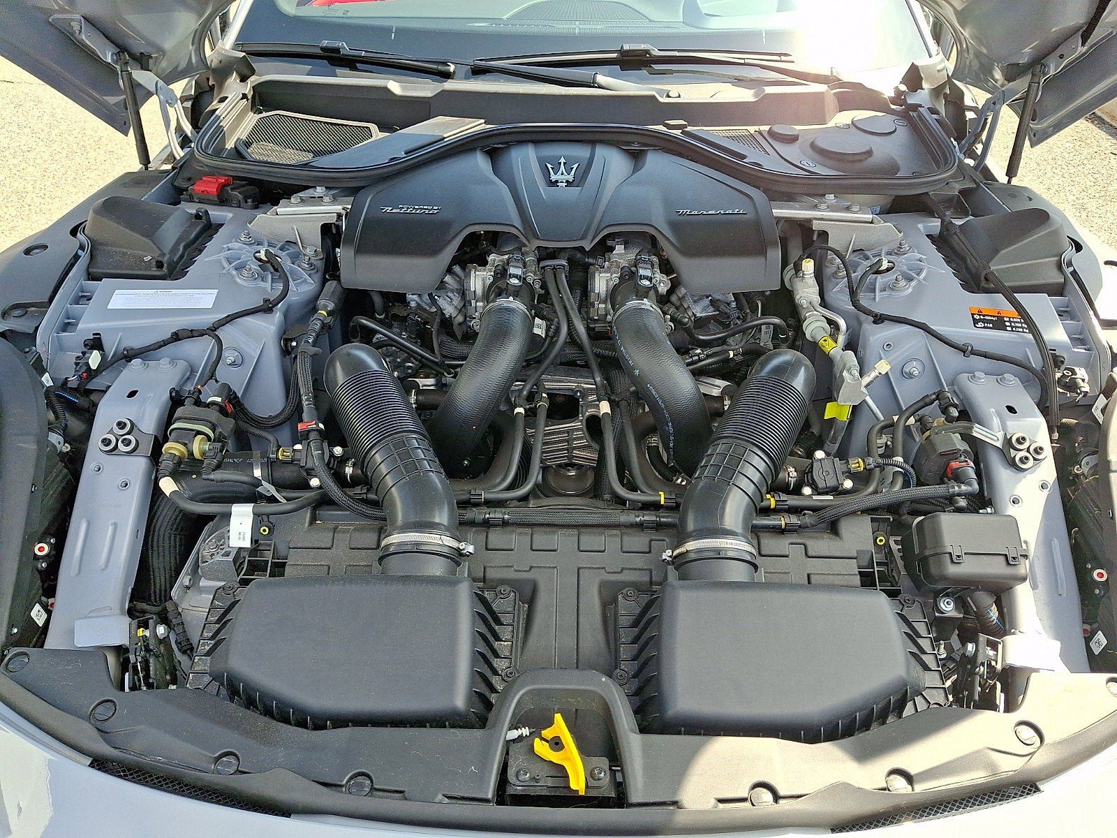 Used 2024 Maserati GranCabrio Trofeo AWD/4WD image 32