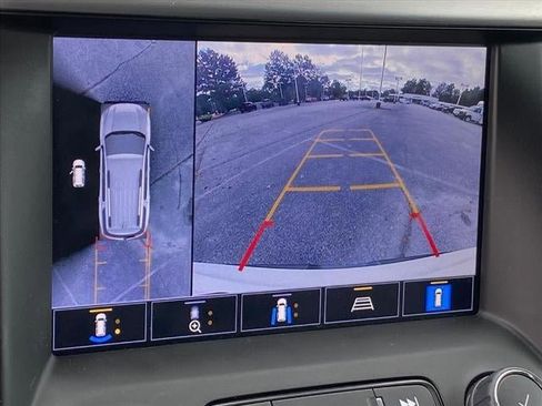 Certified 2022 GMC Acadia SLT w/ Technology Package image 18