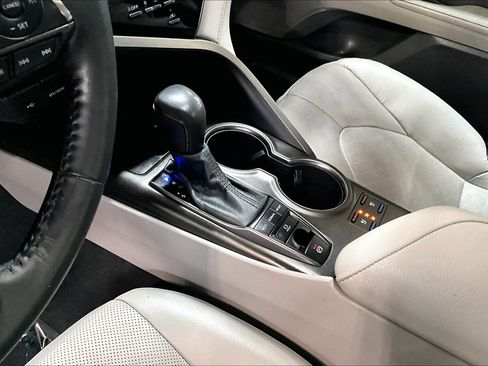 Used 2022 Toyota Camry XSE image 16