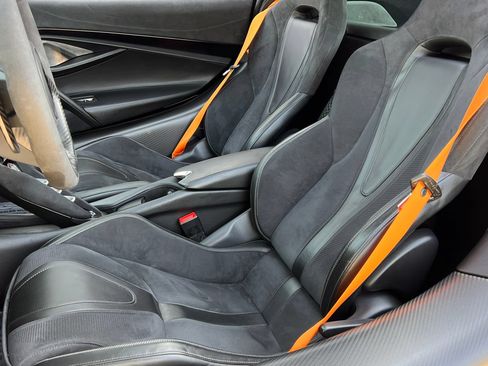 Used 2018 McLaren 720S Performance RWD image 4