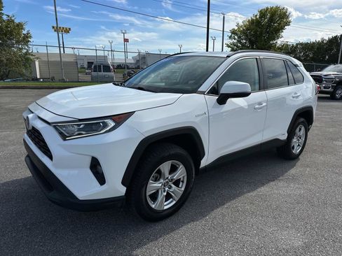 Used 2020 Toyota RAV4 XLE image 8