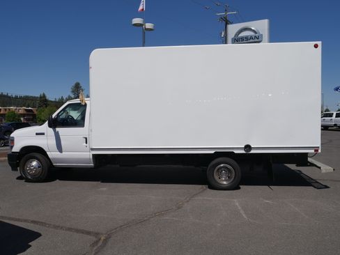 Certified 2024 Ford E-450 and Econoline 450 Super Duty RWD image 9
