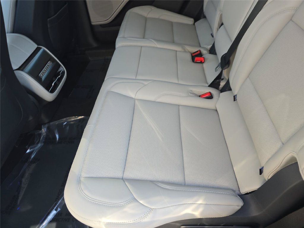 New 2026 Lincoln Nautilus Premier AWD/4WD image 12
