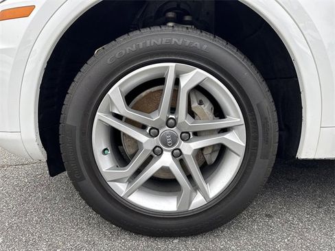 Used 2018 Audi Q5 2.0T Premium image 11