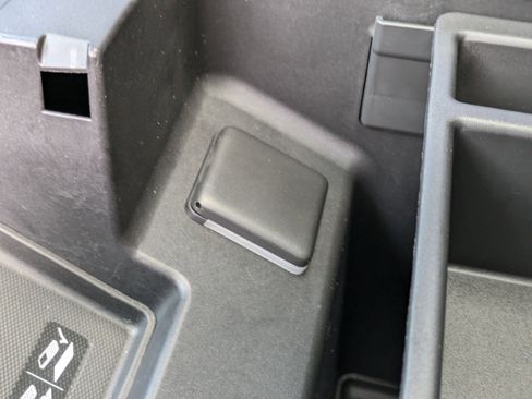 Used 2022 Chevrolet Silverado 1500 ZR2 w/ Technology Package image 32