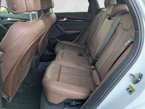 Used 2020 Audi Q5 e Premium Plus w/ Premium Plus Package image 18