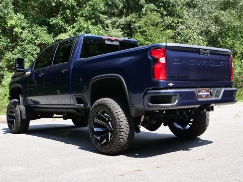 Used 2022 Chevrolet Silverado 2500 LTZ w/ LTZ Plus Package AWD/4WD image 7