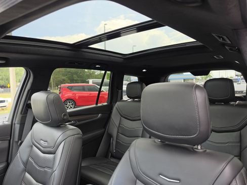 Used 2023 Cadillac XT6 Premium Luxury w/ Platinum Package AWD/4WD image 24