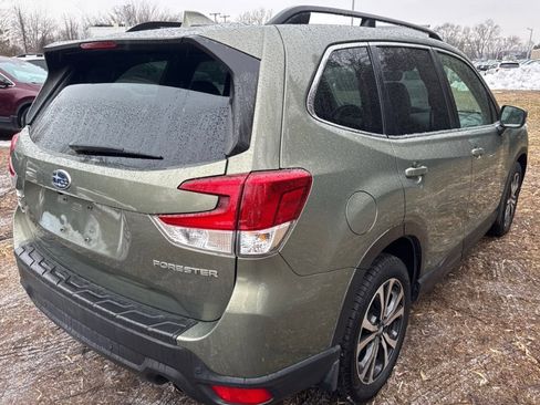 Used 2021 Subaru Forester Limited image 8