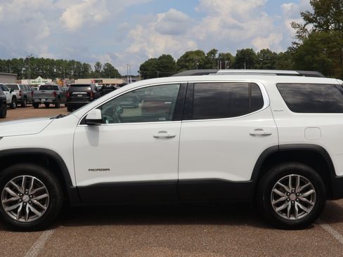 Used 2019 GMC Acadia SLE FWD image 3