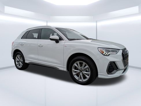Used 2025 Audi Q3 2.0T Premium w/ Convenience Package image 1
