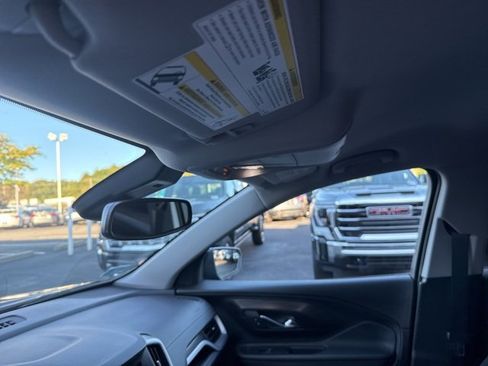 Used 2023 GMC Terrain SLE w/ Driver Convenience Package image 14