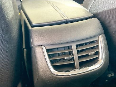 Used 2024 Chevrolet Malibu LT image 25