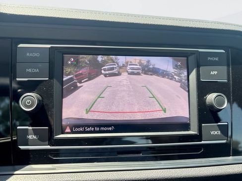 Used 2024 Volkswagen Jetta SE FWD image 17