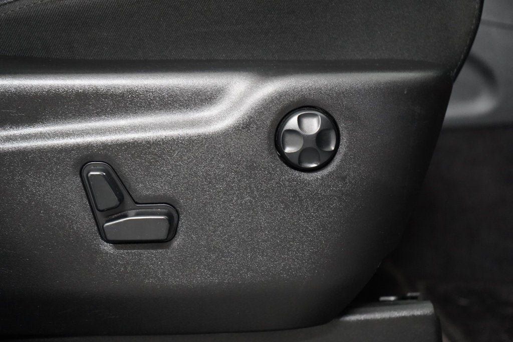 Used 2017 Jeep Grand Cherokee Limited w/ Luxury Group II AWD/4WD image 23