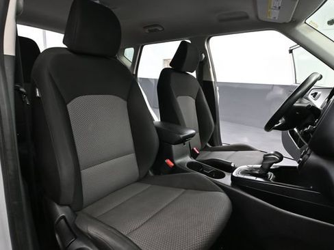 Used 2020 Kia Soul LX FWD image 40